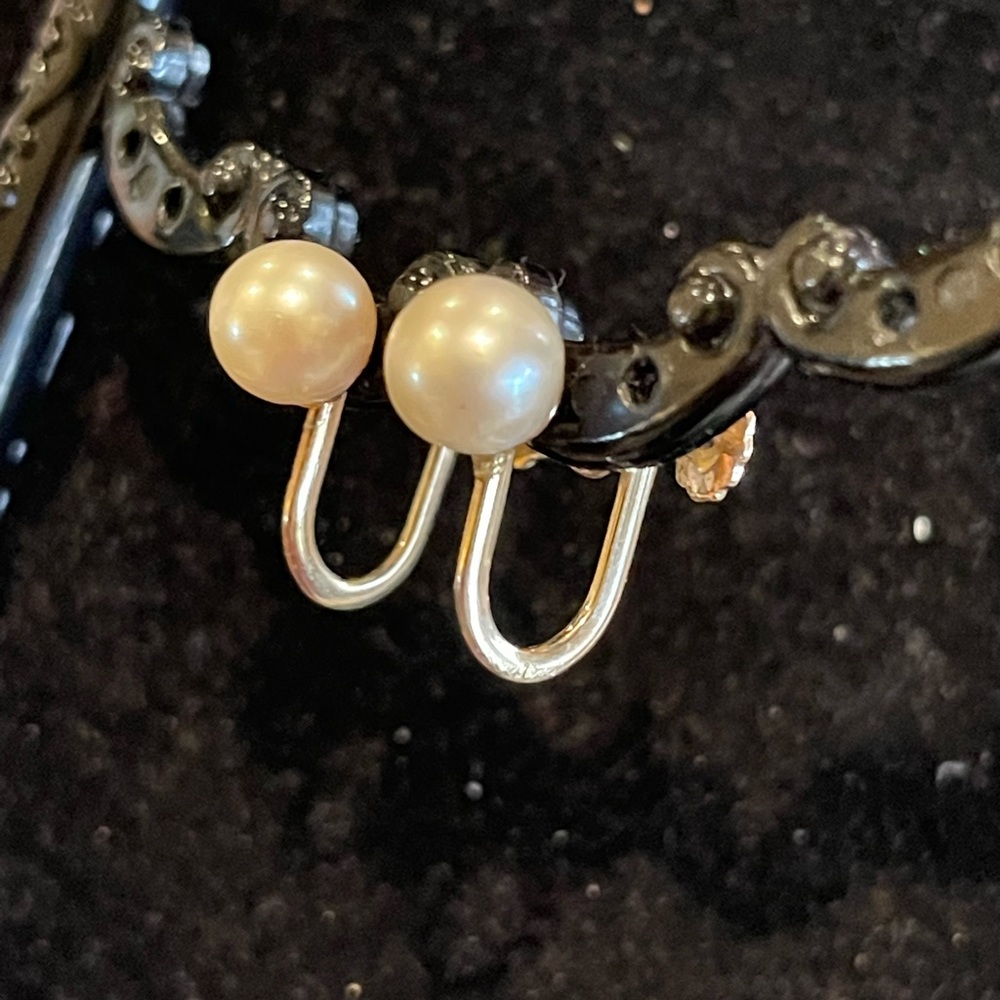 Vintage 14k Yellow Gold Akoya Pearl Screw Back Earrings 3.42 Grams. - Picture 3 of 16